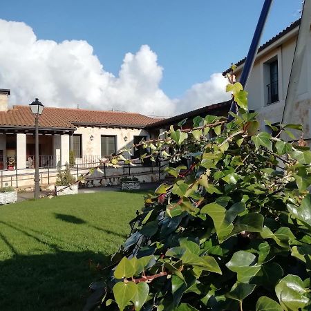 Alojamiento Rural La Henera San Juan de Ortega Exterior photo